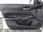 2025 Altima Thumbnail 10