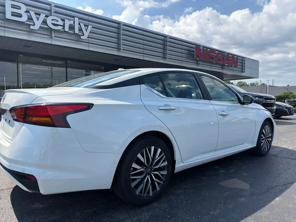 2025 Nissan Altima - $21,995