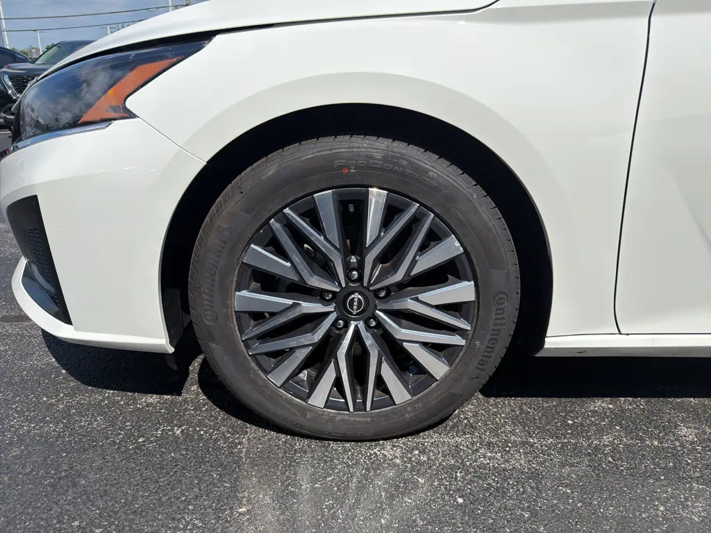 2025 Nissan Altima - $21,995