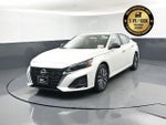 2025 Altima Thumbnail 3