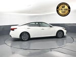 2025 Altima Thumbnail 6