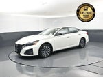 2025 Altima Thumbnail 8