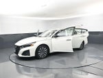 2025 Altima Thumbnail 9