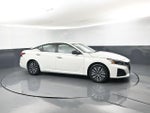 2025 Altima Thumbnail 10