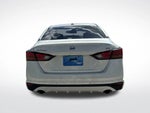 2019 Altima Thumbnail 13
