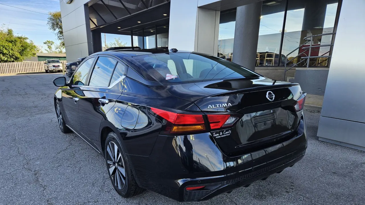 2022 Nissan Altima 2.5 SV