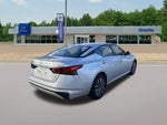 2023 Altima Thumbnail 7