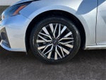 2023 Altima Thumbnail 14