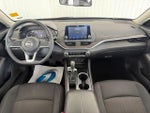 2024 Altima Thumbnail 3