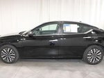 2024 Altima Thumbnail 6