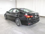 2024 Altima Thumbnail 7