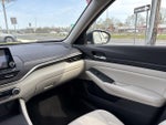 2025 Altima Thumbnail 16