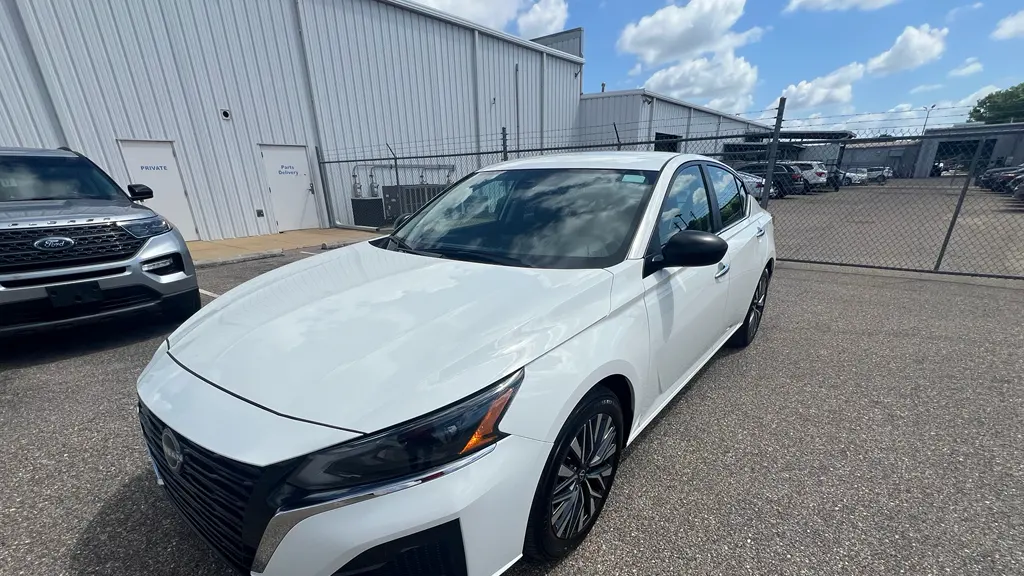 2025 Nissan Altima 2.5 SV