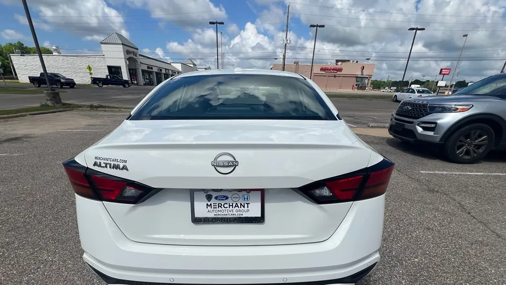 2025 Nissan Altima 2.5 SV