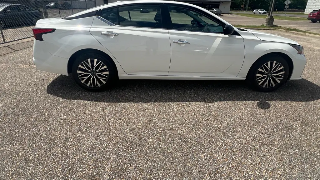 2025 Nissan Altima 2.5 SV