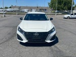 2025 Altima Thumbnail 2