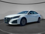 2025 Altima Thumbnail 4
