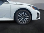 2025 Altima Thumbnail 26
