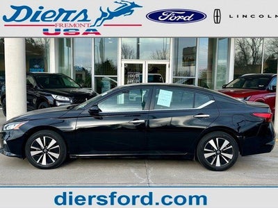 Photo of a 2022 Nissan Altima 2.5 SV 4DR Sedan for sale