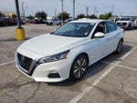 2022 Altima Thumbnail 2