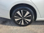 2022 Altima Thumbnail 6