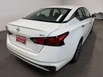 2023 Altima Thumbnail 3