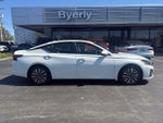2023 Altima Thumbnail 1