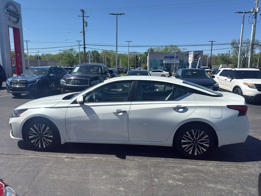 2023 Nissan Altima - $17,450