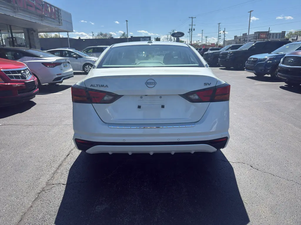 2023 Nissan Altima - $17,450
