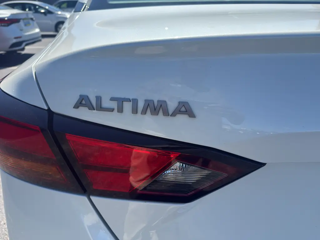 2023 Nissan Altima - $17,450