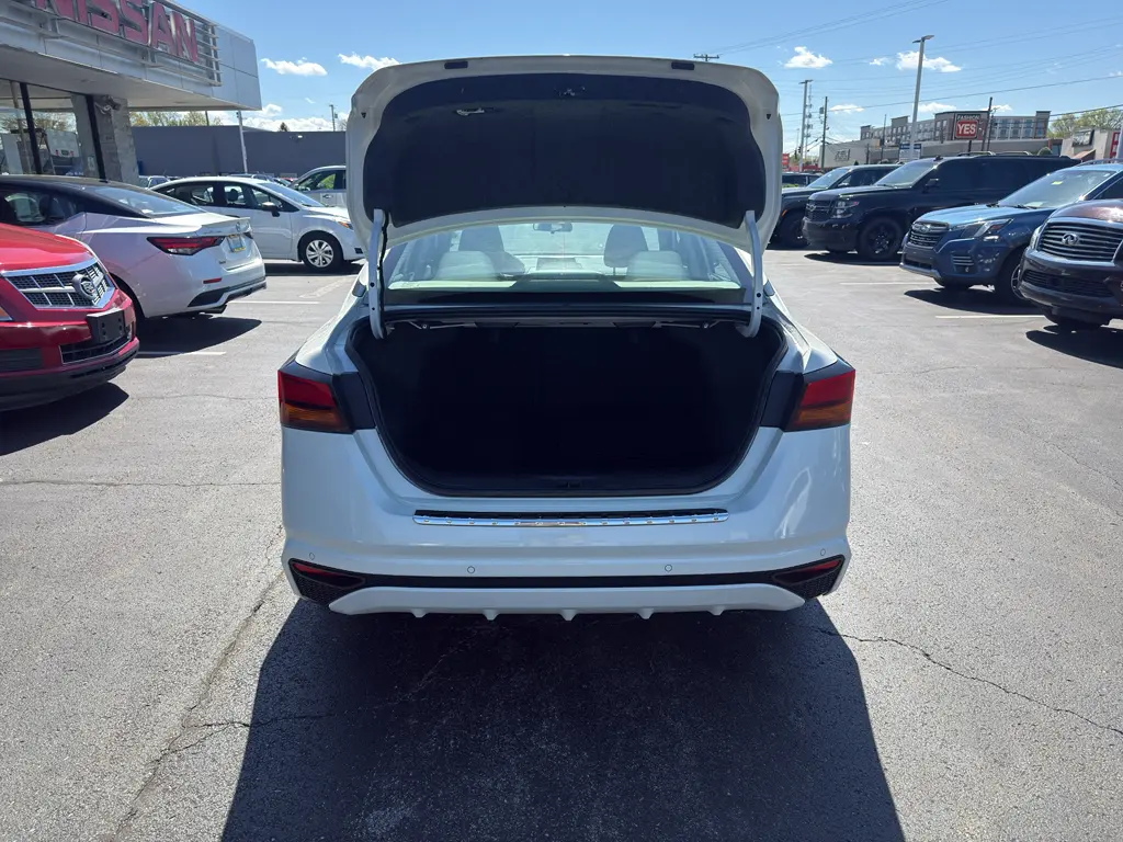 2023 Nissan Altima - $17,450