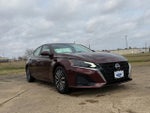 2023 Altima Thumbnail 3