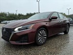 2023 Altima Thumbnail 3