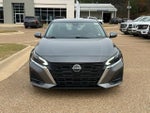 2023 Altima Thumbnail 2