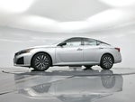 2023 Altima Thumbnail 7