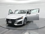 2023 Altima Thumbnail 28