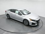 2023 Altima Thumbnail 36