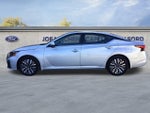 2023 Altima Thumbnail 3