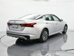 2024 Altima Thumbnail 5