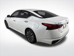 2024 Altima Thumbnail 5