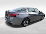 2024 Altima Thumbnail 6