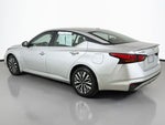 2024 Altima Thumbnail 6