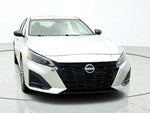 2024 Altima Thumbnail 2