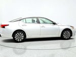 2024 Altima Thumbnail 4