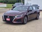 2025 Altima Thumbnail 3