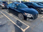 2025 Altima Thumbnail 2