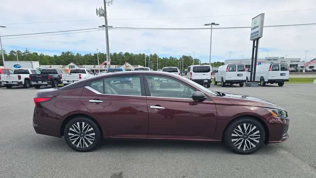 2025 Nissan Altima 2.5 SV