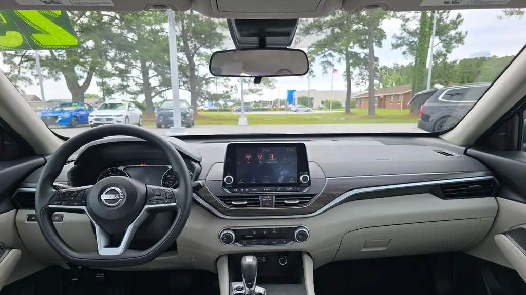 2025 Nissan Altima 2.5 SV