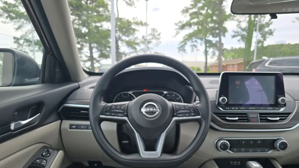 2025 Nissan Altima 2.5 SV