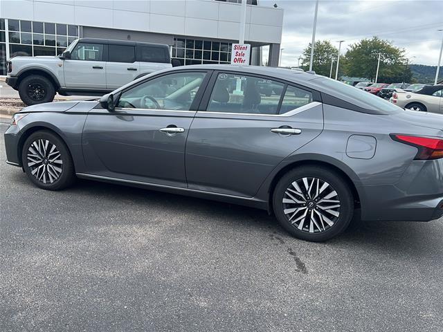 2025 Nissan Altima - $18,900